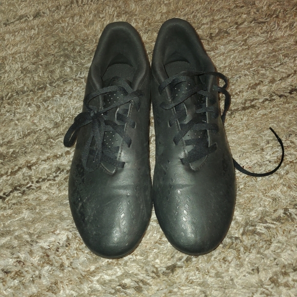 Womens Adidas Predator Soccer Cleats - Picture 1 of 3